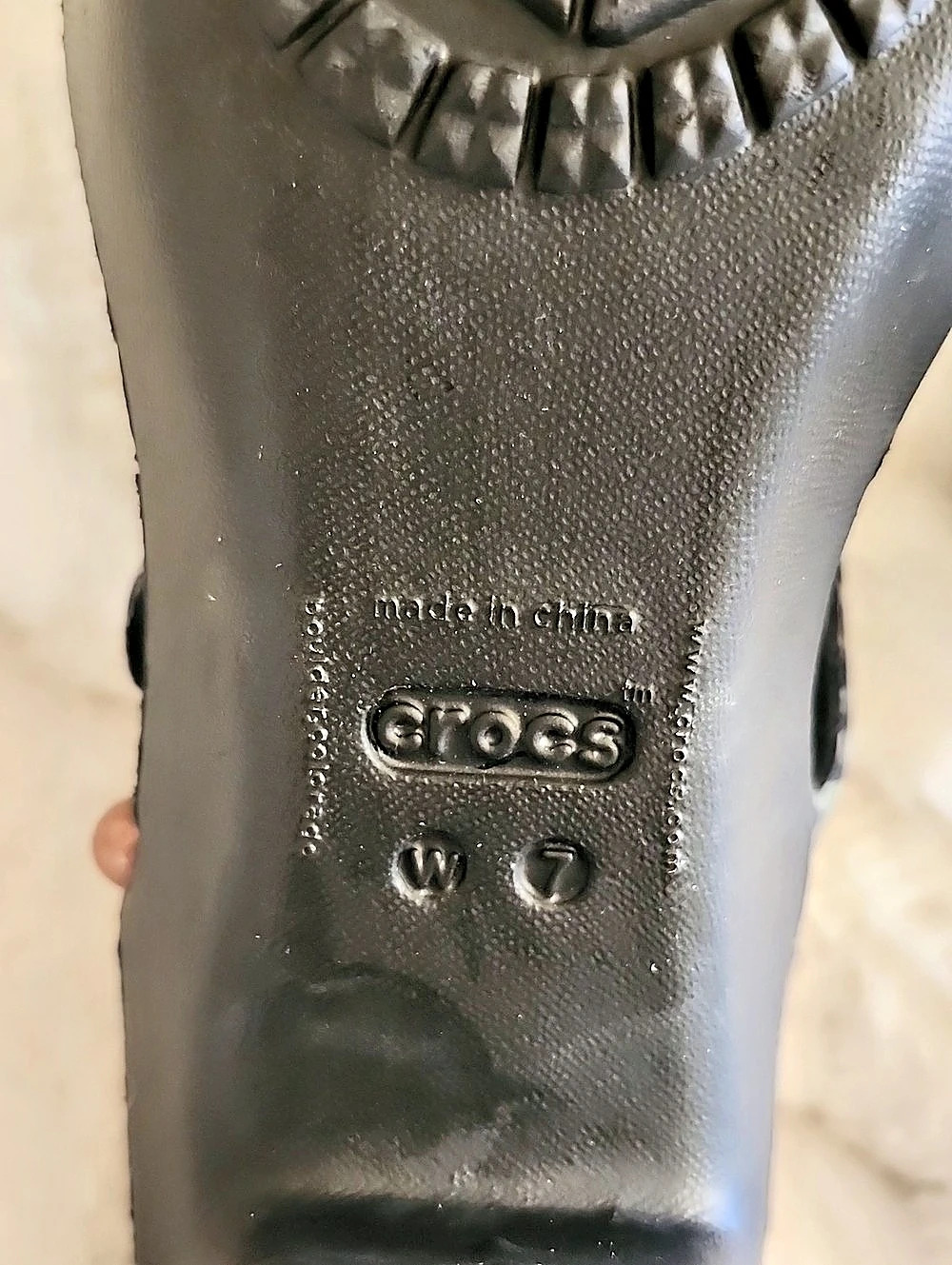 Crocs Leopard Sandle - Picture 6 of 9